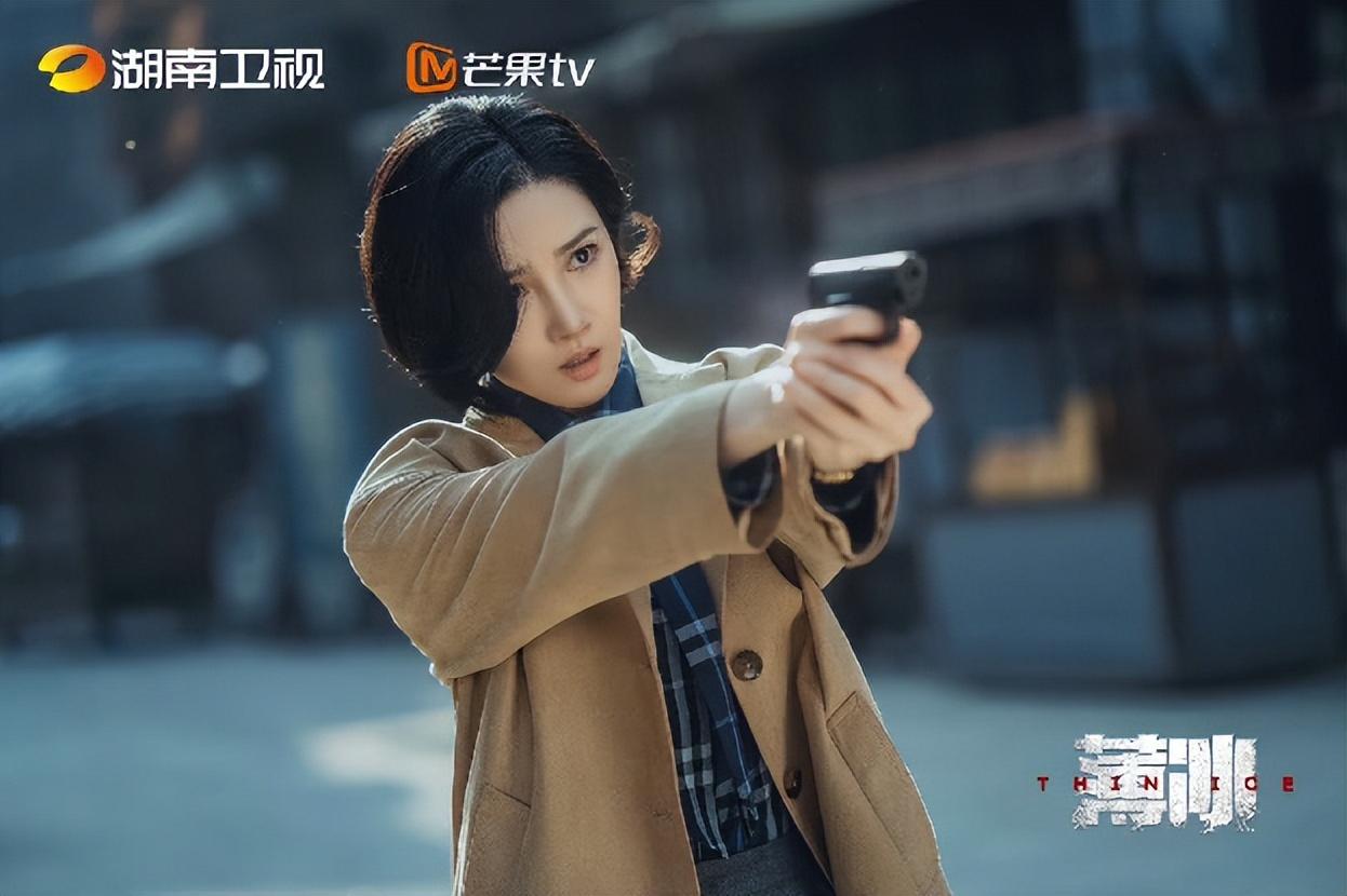《薄冰》女二號(hào)很亮眼，陳小紜顏值驚艷觀眾，發(fā)文透露自我身世(圖2)
