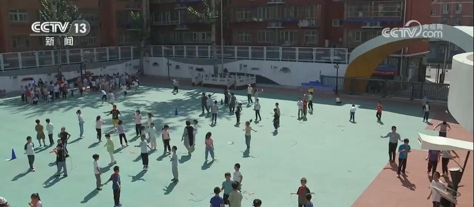 用心辦教育 寫(xiě)好“民生答卷” 托起百姓“穩(wěn)穩(wěn)的幸福”(圖13)