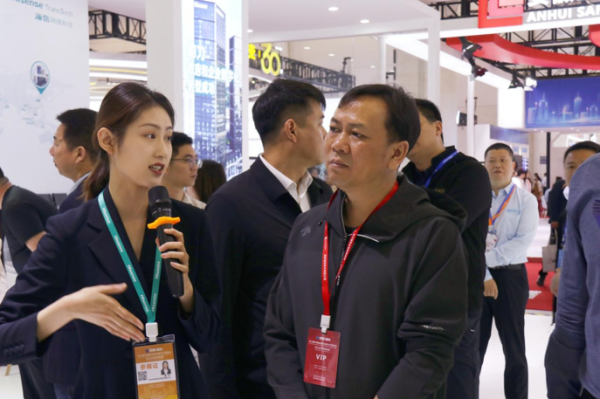 
			智通道和，舒心出行，海信網絡科技公司亮相第十四屆交博會
		(圖2)