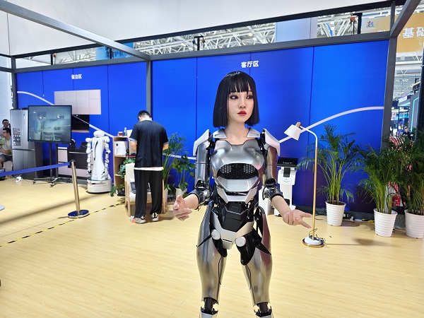 賽迪顧問：2026年中國人形機器人產業規模有望突破200億元