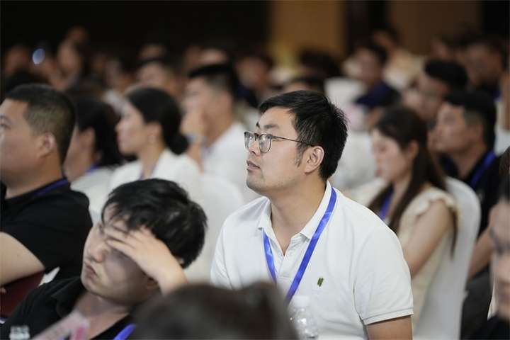 南方網(wǎng)通第二十五屆渠道商交流大會暨樹品5.0發(fā)布會成功召開(圖8)