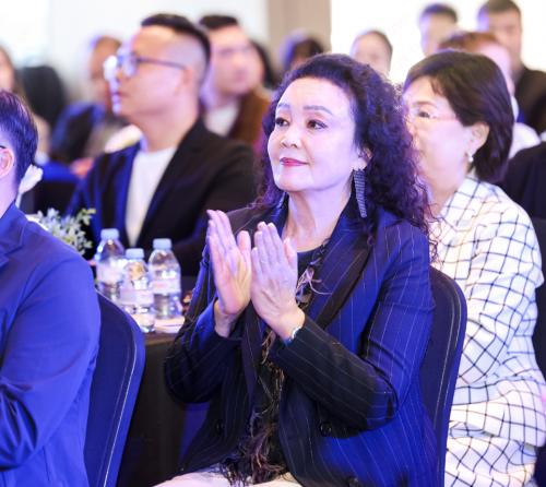 法國(guó)崔佧新品發(fā)布儀式在上海的公主號(hào)游輪上拉開帷幕(圖2) 法國(guó)崔佧新品發(fā)布儀式在上海的公主號(hào)游輪上拉開帷幕(圖2)