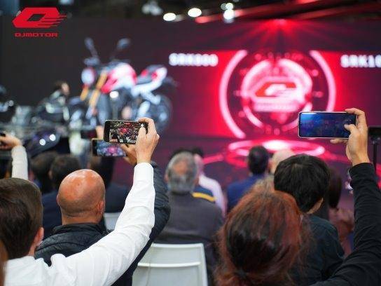 QJMOTOR米蘭展大放異彩，賽1000&追1000，炸街新霸主來襲！(圖1)